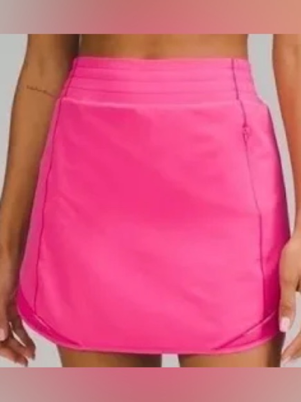 Lululemon bright pink Hotty Hot High-Rise Skirt. Size 4